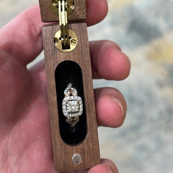 5/8 carat 14k white and rose gold - Picture 1 of 6